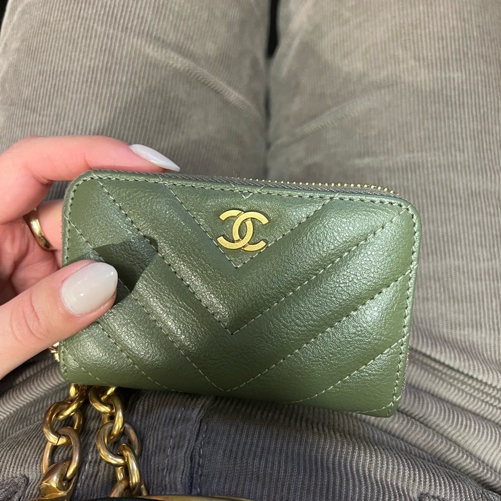 Chanel Olive Green Quilted Leather Wallet
AUTHENTIC or your money back.